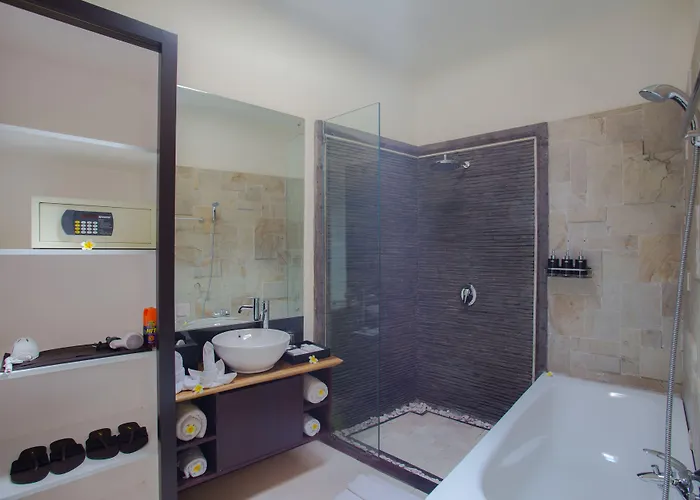 Kayu Suar Bali Luxury & *